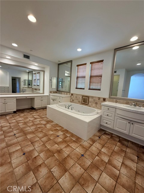 Detail Gallery Image 27 of 42 For 3 New Dawn, Irvine,  CA 92620 - 5 Beds | 5/1 Baths