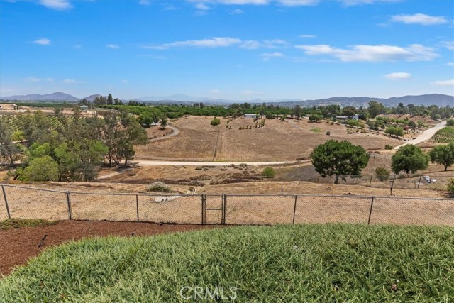 40624 Calle Cancion, Temecula CA: https://media.crmls.org/medias/091eb89d-0c4f-4ab7-be2c-b2c6c29db1d3.jpg