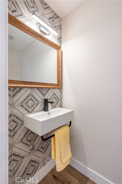 Detail Gallery Image 21 of 27 For 204 Lime St #1,  Inglewood,  CA 90301 - 2 Beds | 2/1 Baths