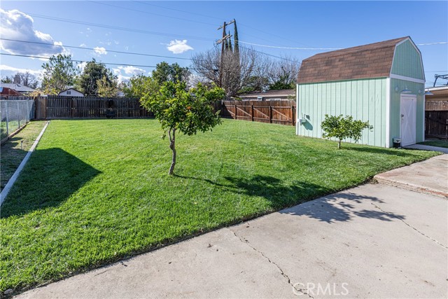 6851 Lubao Avenue, Winnetka CA: https://media.crmls.org/medias/091f3cc9-57e9-45aa-9438-72ba68afd536.jpg