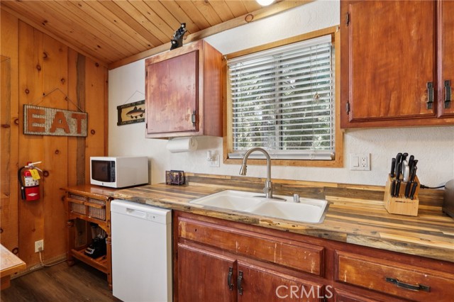 Detail Gallery Image 16 of 43 For 788 Silver Tip, Big Bear Lake,  CA 92315 - 3 Beds | 3 Baths