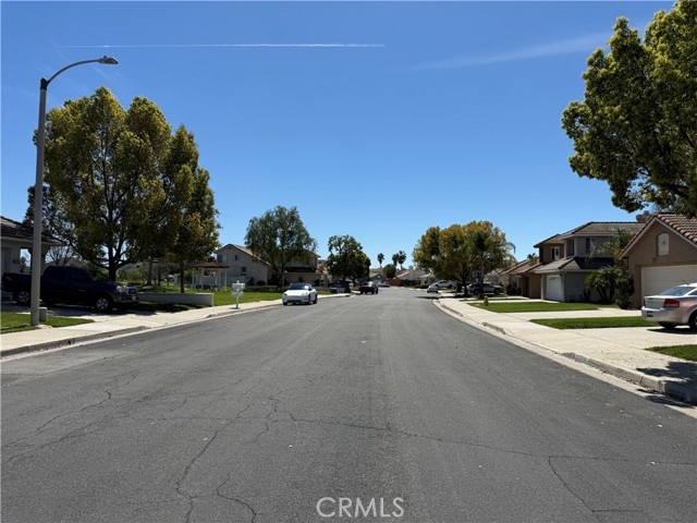 30097 Shoreline Drive, Menifee CA: https://media.crmls.org/medias/091fc690-2e33-42bf-91a6-ced001d30be3.jpg
