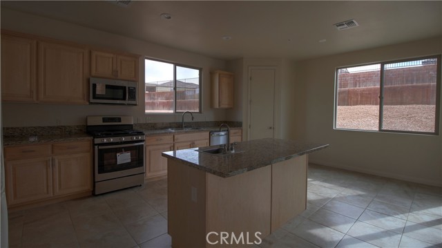 Detail Gallery Image 11 of 30 For 56925 Hidden Gold Ct, Yucca Valley,  CA 92284 - 4 Beds | 2/1 Baths