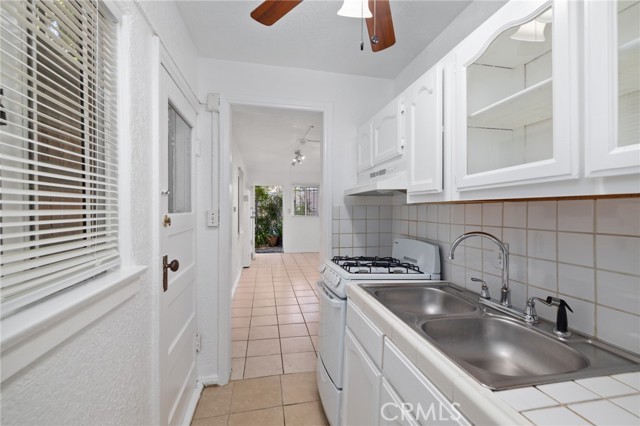 Detail Gallery Image 5 of 11 For 1285 South Dunsmuir, Los Angeles,  CA 90019 - 1 Beds | 1 Baths