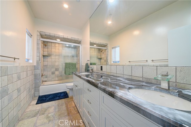 Detail Gallery Image 29 of 44 For 3952 Oakfield Dr, Sherman Oaks,  CA 91423 - 5 Beds | 4/1 Baths