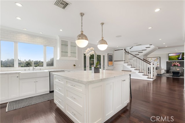 Detail Gallery Image 21 of 41 For 8407 Skyline Dr, Los Angeles,  CA 90046 - 4 Beds | 2/1 Baths
