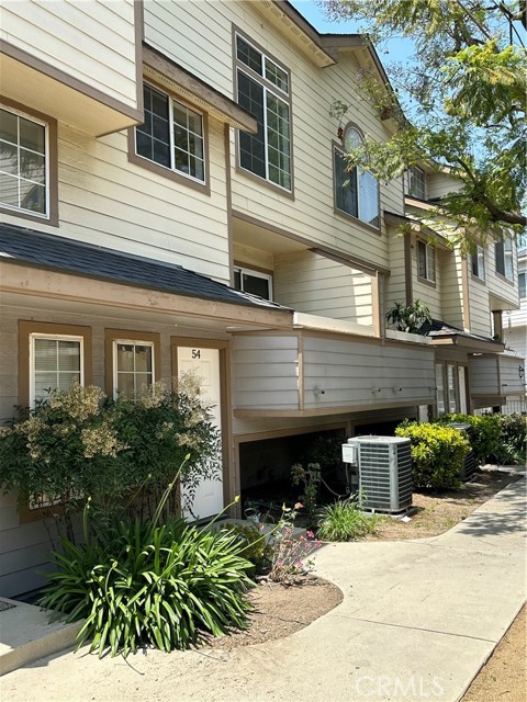 MLS# WS23099324