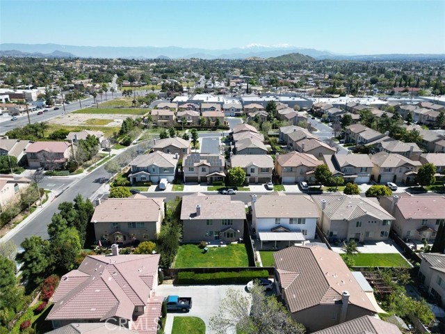 Detail Gallery Image 4 of 38 For 4802 Lakerun Ct, Riverside,  CA 92505 - 4 Beds | 2/1 Baths