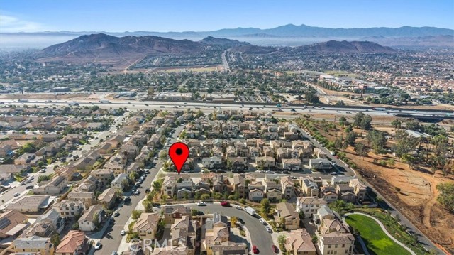 7323 Garnet Ridge, Jurupa Valley CA: https://media.crmls.org/medias/09239345-582f-4fb7-99ab-f2f9388b6efe.jpg
