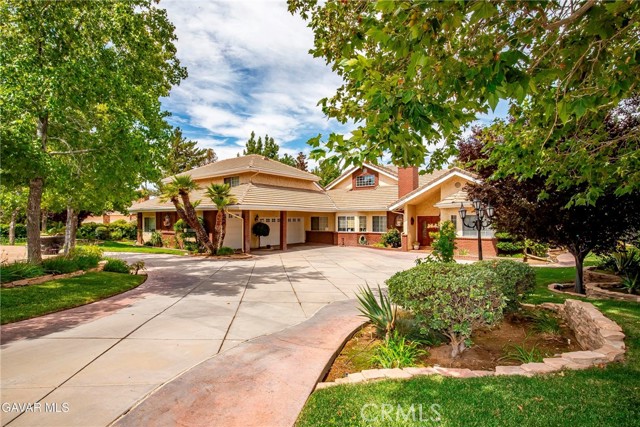41504 Mission Drive, Palmdale CA: https://media.crmls.org/medias/092422c6-01ec-442c-ba3a-0ef3fe7cd355.jpg