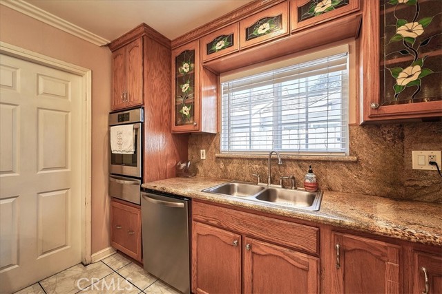 Detail Gallery Image 11 of 52 For 6372 Larchwood Dr, Huntington Beach,  CA 92647 - 4 Beds | 2 Baths