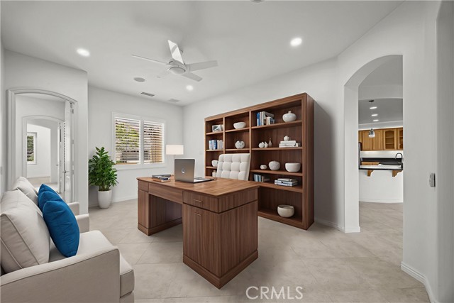 9116 Pinyon Point Court, Corona CA: https://media.crmls.org/medias/0925ed7f-7f66-4b61-b868-c027d8bfd8ef.jpg