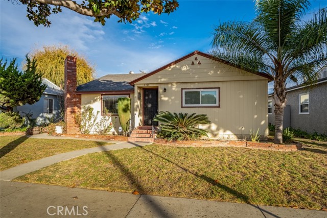 Detail Gallery Image 1 of 29 For 3706 Palo Verde Ave, Long Beach,  CA 90808 - 3 Beds | 2 Baths