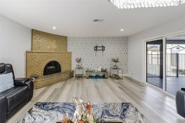Detail Gallery Image 8 of 59 For 3340 Brittany Ln, Lancaster,  CA 93536 - 3 Beds | 2 Baths