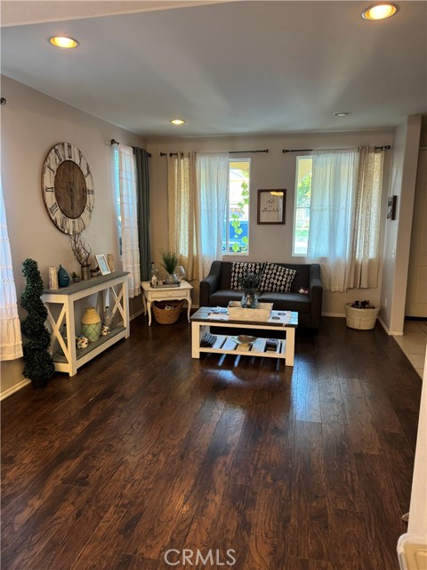 Detail Gallery Image 4 of 30 For 4300 Cloudywing, Hemet,  CA 92545 - 5 Beds | 3 Baths