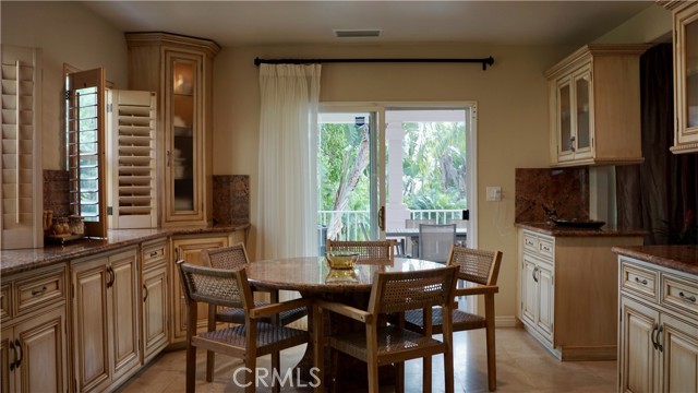 Detail Gallery Image 19 of 32 For 925 Sherlock Dr, Burbank,  CA 91501 - 3 Beds | 3 Baths