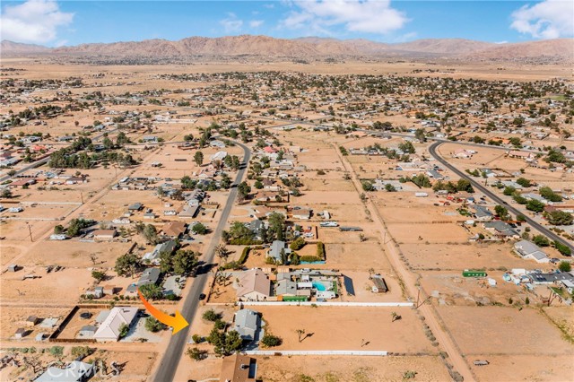 14317 Jicarilla Road, Apple Valley CA: https://media.crmls.org/medias/0926b738-cb5f-4698-8355-8193175a298e.jpg