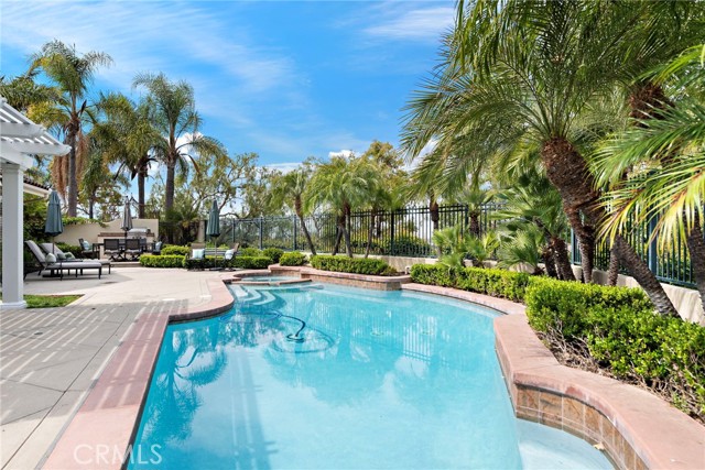 3 Sepulveda, Rancho Santa Margarita CA: https://media.crmls.org/medias/0926e6d3-5a18-4f81-88be-f15a4a9c542f.jpg