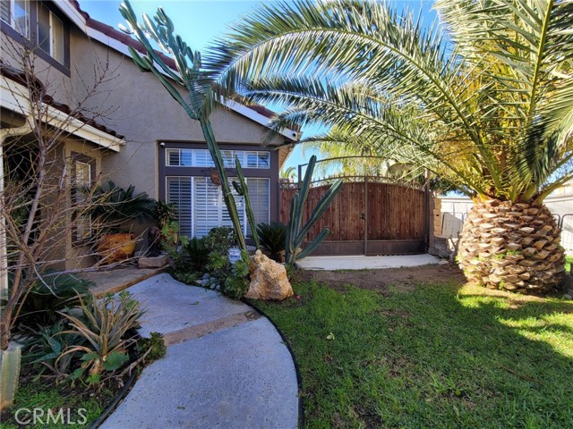 Image 3 of 30 For 560 Calhoun Street