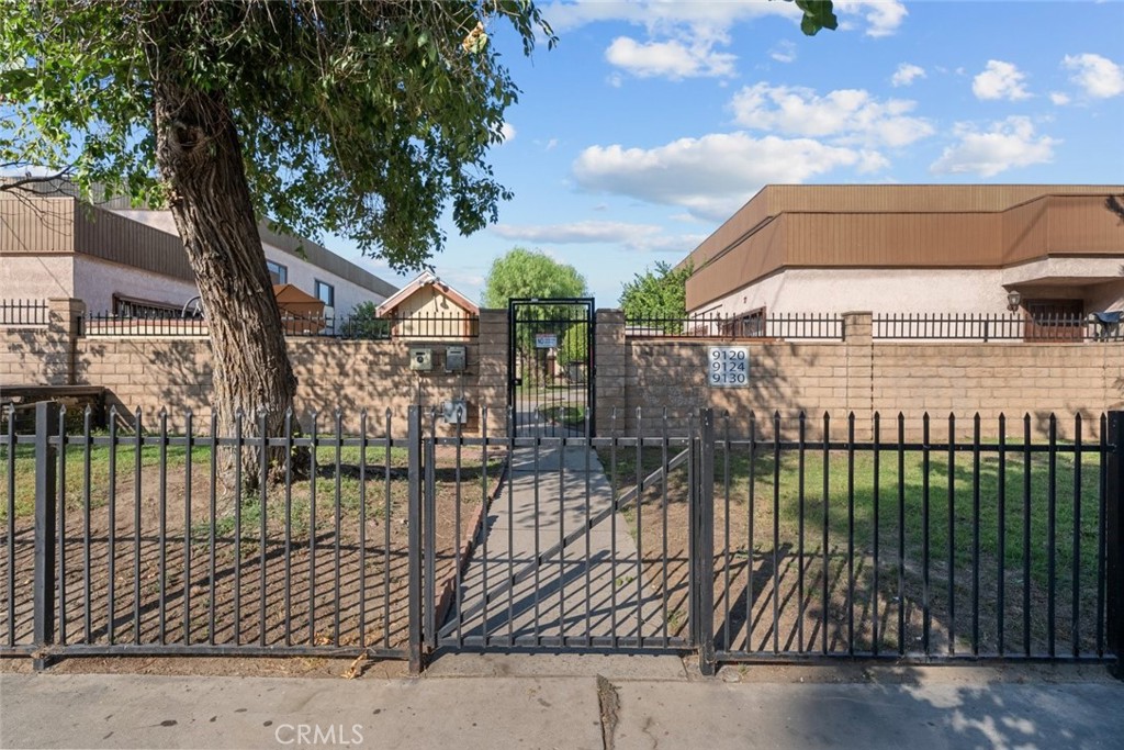 9120 Telfair Avenue #14