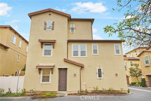 Detail Gallery Image 1 of 30 For 10556 Fuchsia Cir, Santa Fe Springs,  CA 90670 - 4 Beds | 3/1 Baths