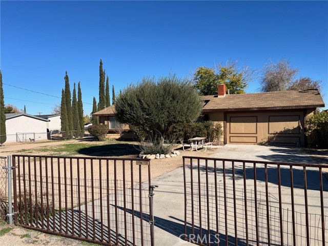 Detail Gallery Image 2 of 63 For 10643 Redwood, Hesperia,  CA 92345 - 3 Beds | 1 Baths