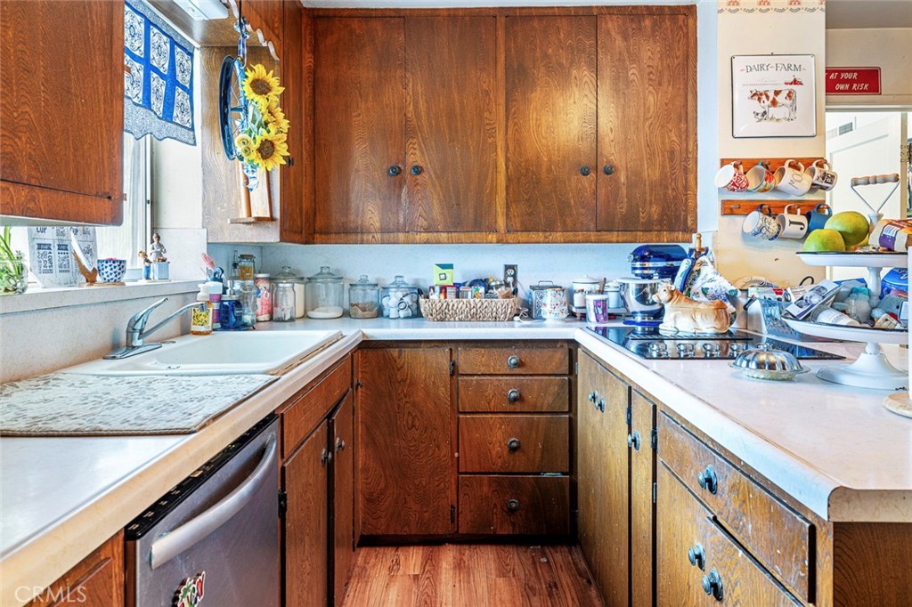 https://media.crmls.org/medias/092843f7-e9a1-4f39-a385-3fda45f523b3.jpg?preset=X-Large