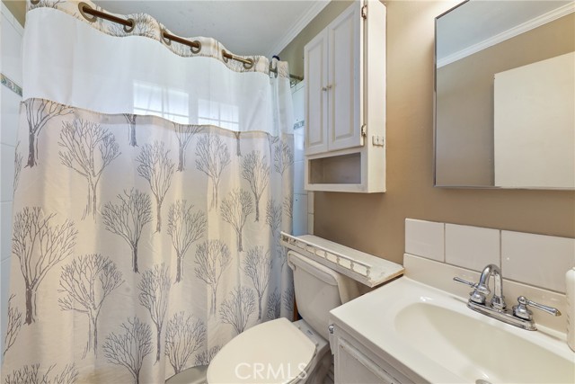 22440 Schoolcraft St., West Hills CA: https://media.crmls.org/medias/0928d01e-8c03-4602-8085-5a8eedae16ec.jpg