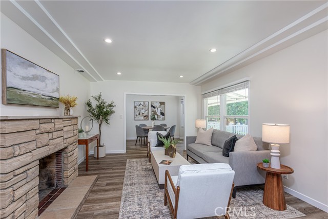 2219 W Clark Avenue, Burbank CA: https://media.crmls.org/medias/0928f9c1-14ed-42d5-90bf-71f3849f75ce.jpg