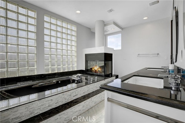 Detail Gallery Image 32 of 50 For 1235 2nd St, Hermosa Beach,  CA 90254 - 5 Beds | 3/1 Baths