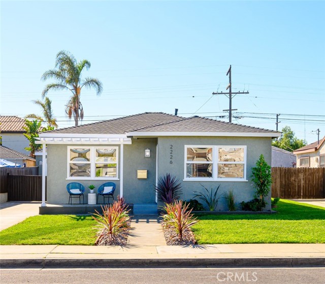 2226 Robinson Street, Redondo Beach, California 90278, 2 Bedrooms Bedrooms, ,1 BathroomBathrooms,Residential,Sold,Robinson,DW21232338