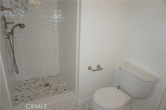 Detail Gallery Image 10 of 32 For 19602 Roderick Ln, Huntington Beach,  CA 92646 - 4 Beds | 2 Baths