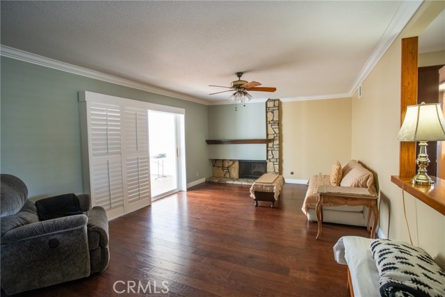 Detail Gallery Image 3 of 25 For 5302 Glenroy Dr, Huntington Beach,  CA 92649 - 5 Beds | 2 Baths