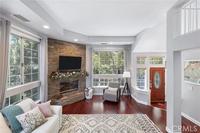 Front Image Thumbnail for CRSR25279142