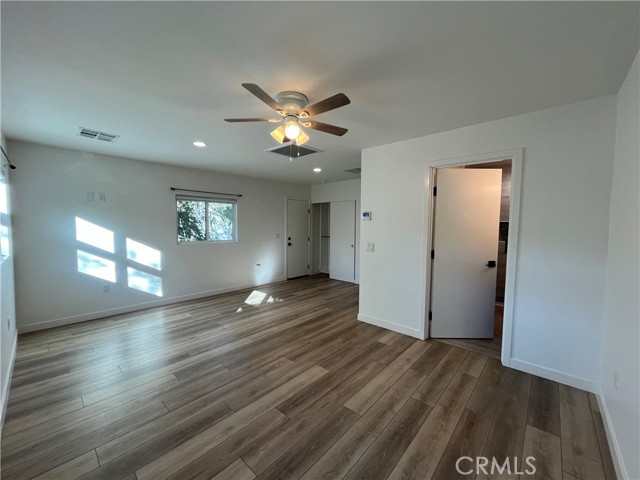 Detail Gallery Image 33 of 33 For 5108 Serrania, Woodland Hills,  CA 91364 - 2 Beds | 3 Baths