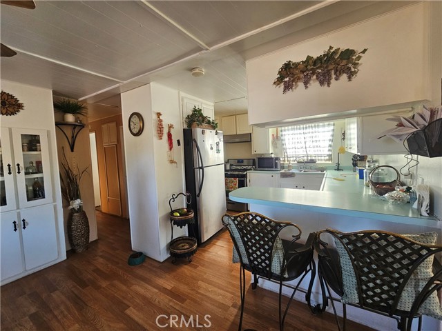 Detail Gallery Image 10 of 50 For 17831 Cajalco, Perris,  CA 92570 - 2 Beds | 2 Baths