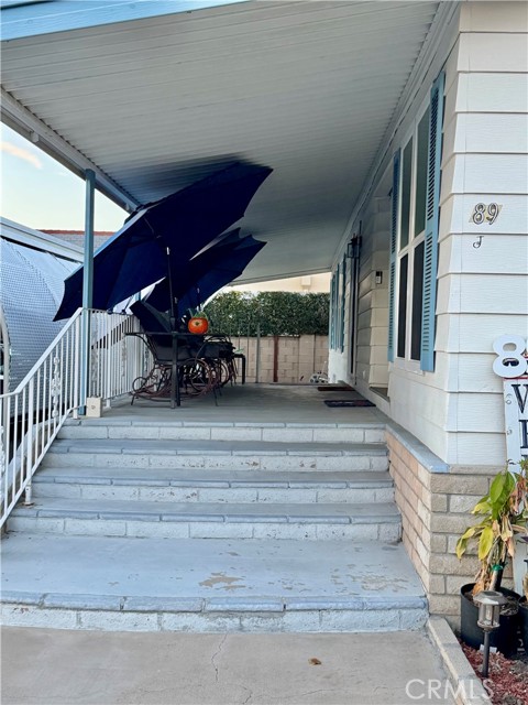 Detail Gallery Image 2 of 3 For 24701 Raymond Way #89,  Lake Forest,  CA 92630 - 2 Beds | 2 Baths