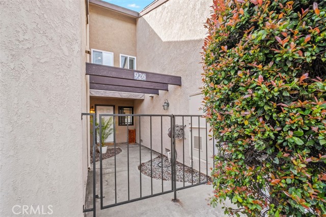 Detail Gallery Image 1 of 1 For 926 Hyde Ct, Costa Mesa,  CA 92626 - 3 Beds | 2/1 Baths
