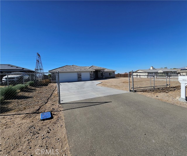 18010 Seaforth Street, Hesperia CA: https://media.crmls.org/medias/092a91d7-9b71-49fd-ad0a-3d9f3a19a6a1.jpg