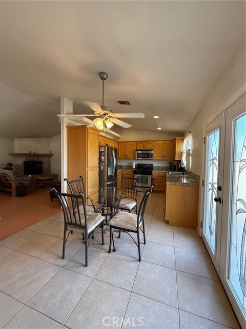 Detail Gallery Image 7 of 20 For 6650 Ivanpah Ave, Twentynine Palms,  CA 92277 - 3 Beds | 2 Baths