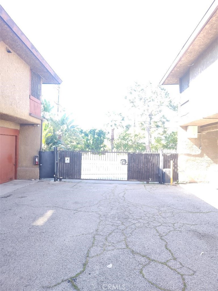 https://media.crmls.org/medias/092b297d-3a9c-433f-91c3-2ce917a01dd5.jpg?preset=X-Large