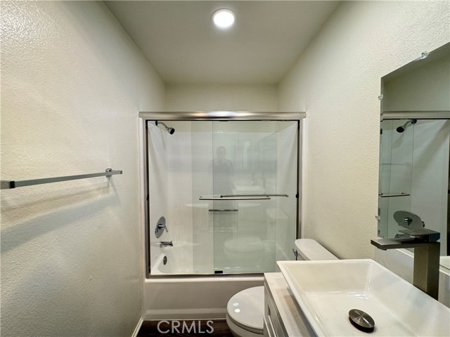Detail Gallery Image 13 of 27 For 4717 Ben Ave #210,  Valley Village,  CA 91607 - 2 Beds | 2 Baths