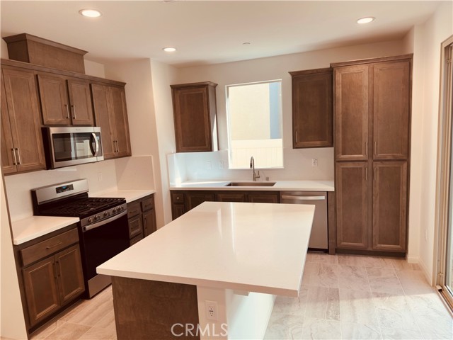 Detail Gallery Image 5 of 16 For 4280 S Malagon Privado, Ontario,  CA 91761 - 3 Beds | 2/1 Baths