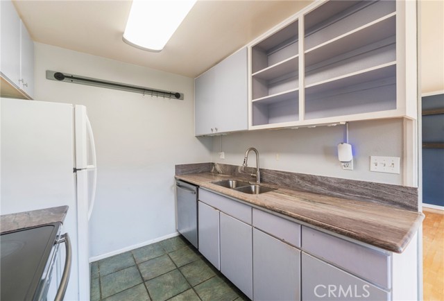 Detail Gallery Image 13 of 38 For 6020 Bixby Village #63,  Long Beach,  CA 90803 - 1 Beds | 1 Baths