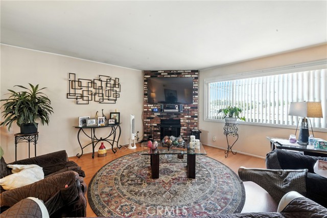 11702 Lakewood Boulevard, Downey CA: https://media.crmls.org/medias/092cfccd-16da-43a9-9bdc-488108c864f4.jpg