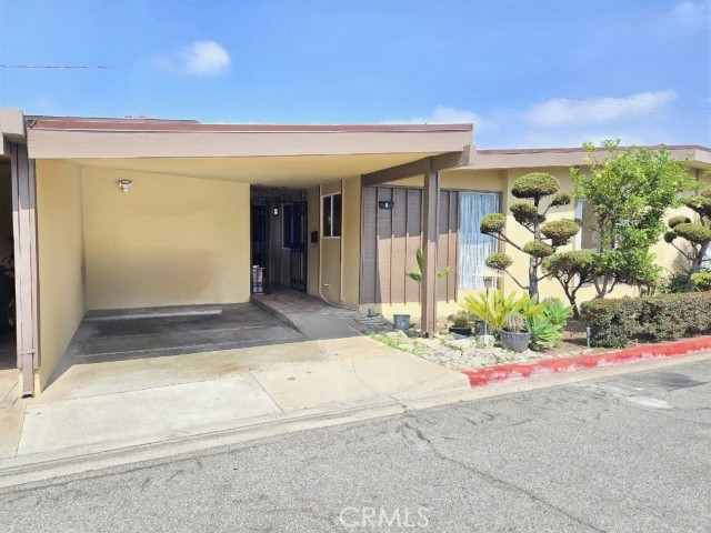 6 Merit Park Drive, Gardena CA: https://media.crmls.org/medias/092d1a83-8c28-4c63-baa7-73a06a4625e2.jpg