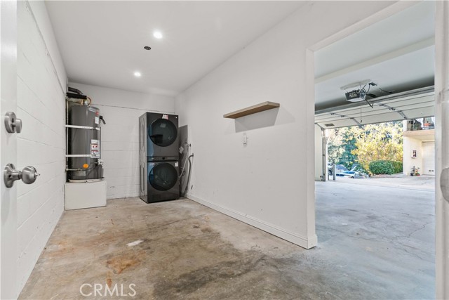 Detail Gallery Image 34 of 37 For 1881 Alpha Rd #8,  Glendale,  CA 91208 - 2 Beds | 3 Baths