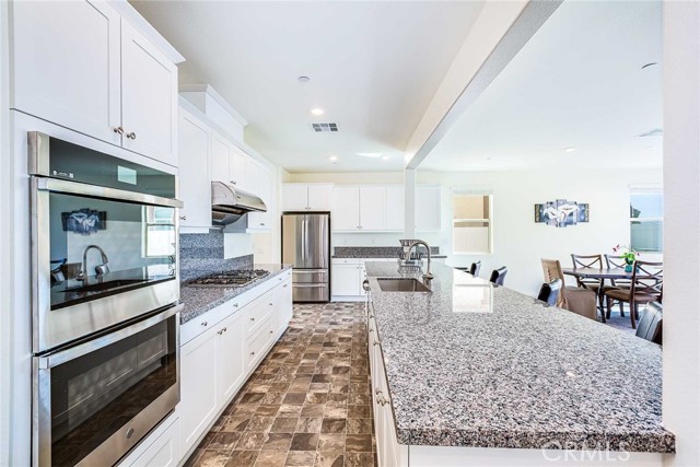 Detail Gallery Image 9 of 33 For 6506 Zion Way, Jurupa Valley,  CA 92509 - 5 Beds | 3/1 Baths