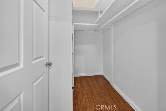 11407 Delano photo 28