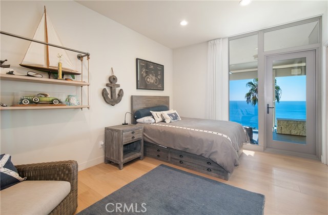 Detail Gallery Image 15 of 40 For 709 Kendall Dr, Laguna Beach,  CA 92651 - 4 Beds | 4/1 Baths